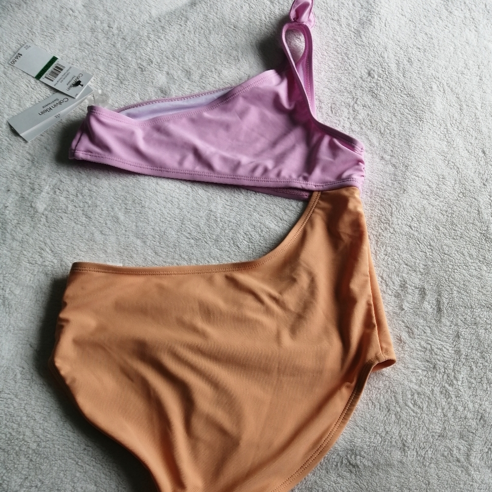 Calvin Klein L - Picture 4 of 4